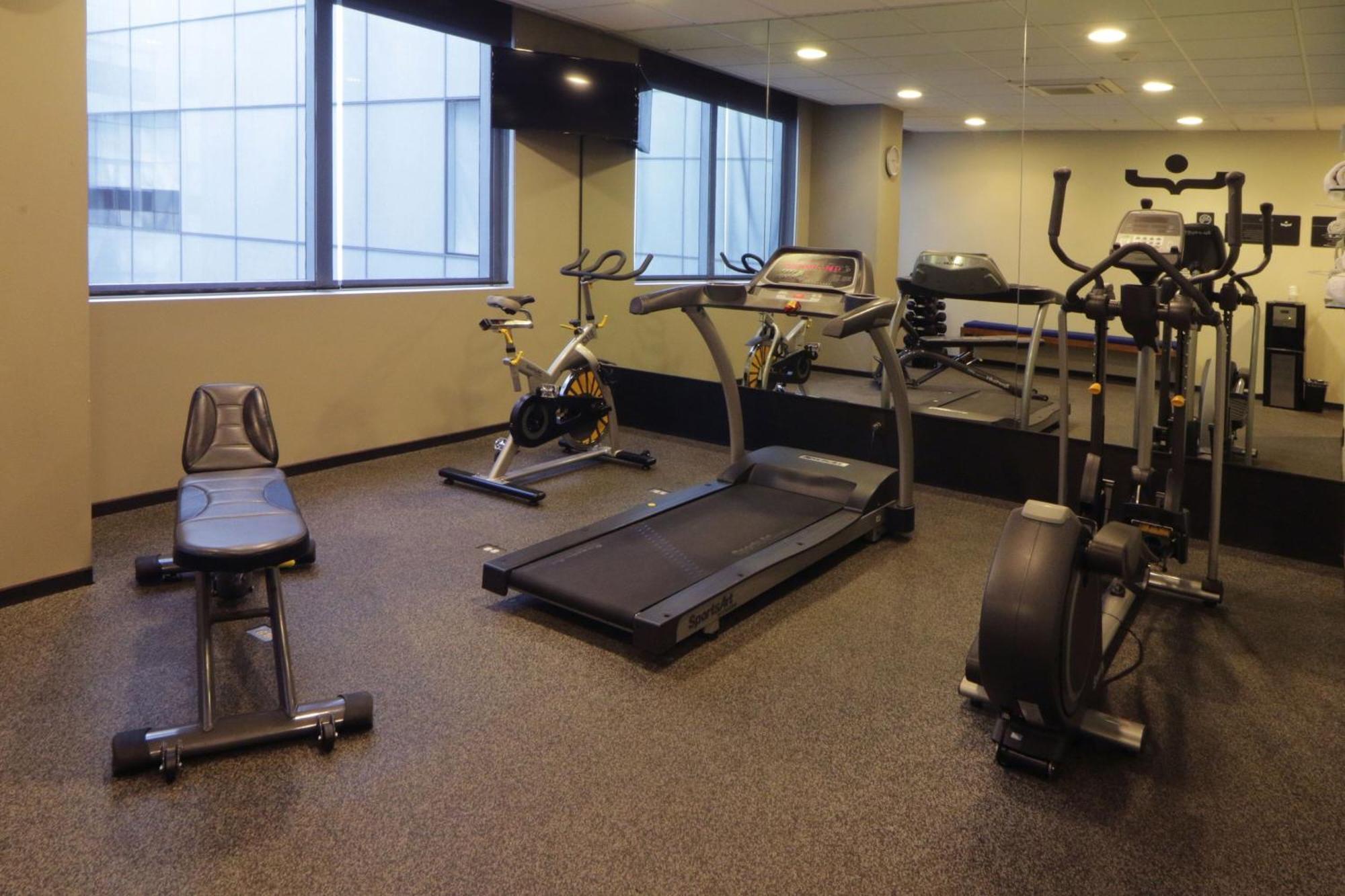 Express By Marriott Ciudad De Santa Fe Aparthotel 4*