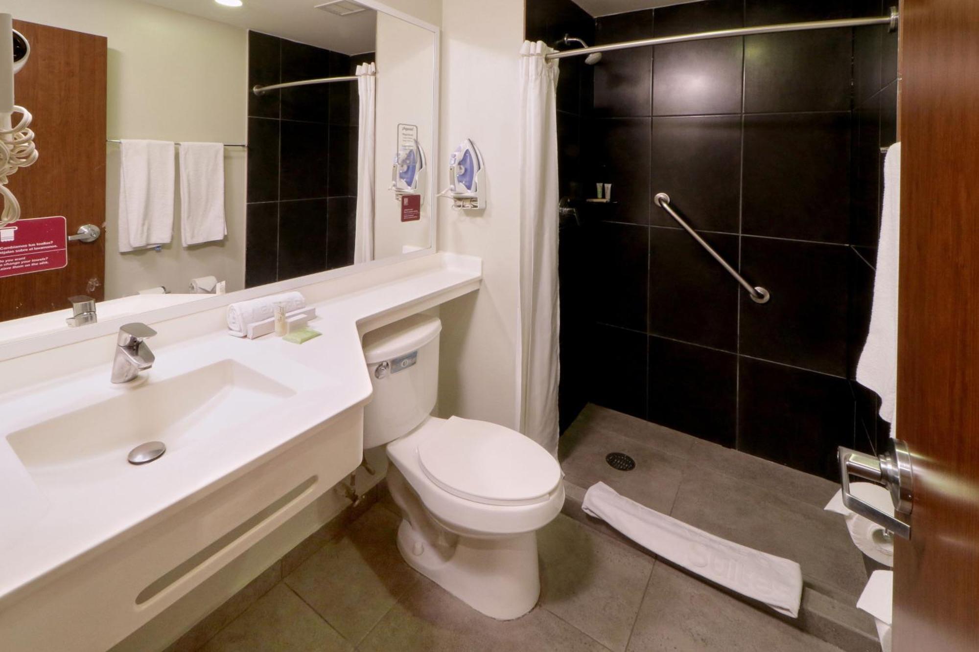 Express By Marriott Ciudad De Santa Fe Aparthotel 4*